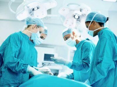 Realización de una cirugía para agrandar el órgano genital masculino. 